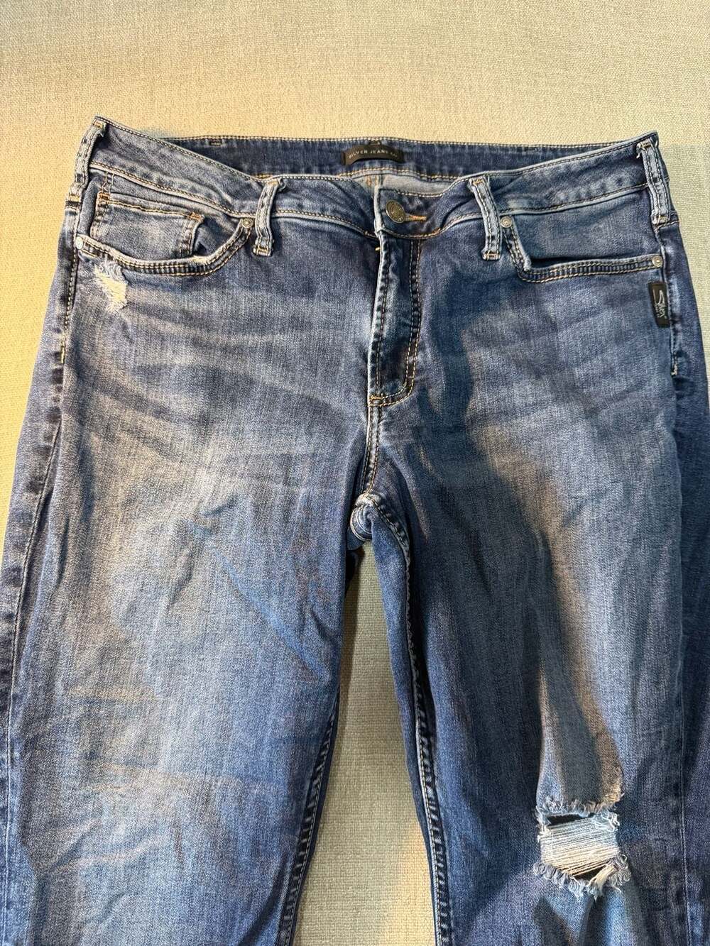 Silver Jeans - Picture 2 of 8